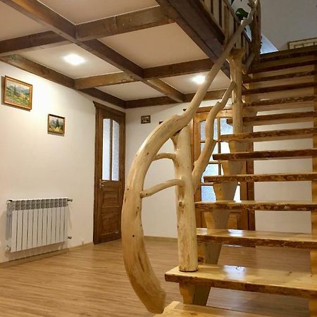 Сервус Guest Hotell Jaremtsje Eksteriør bilde