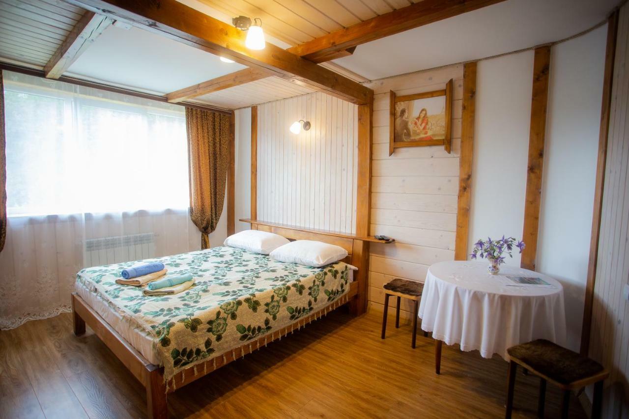 Сервус Guest Hotell Jaremtsje Eksteriør bilde