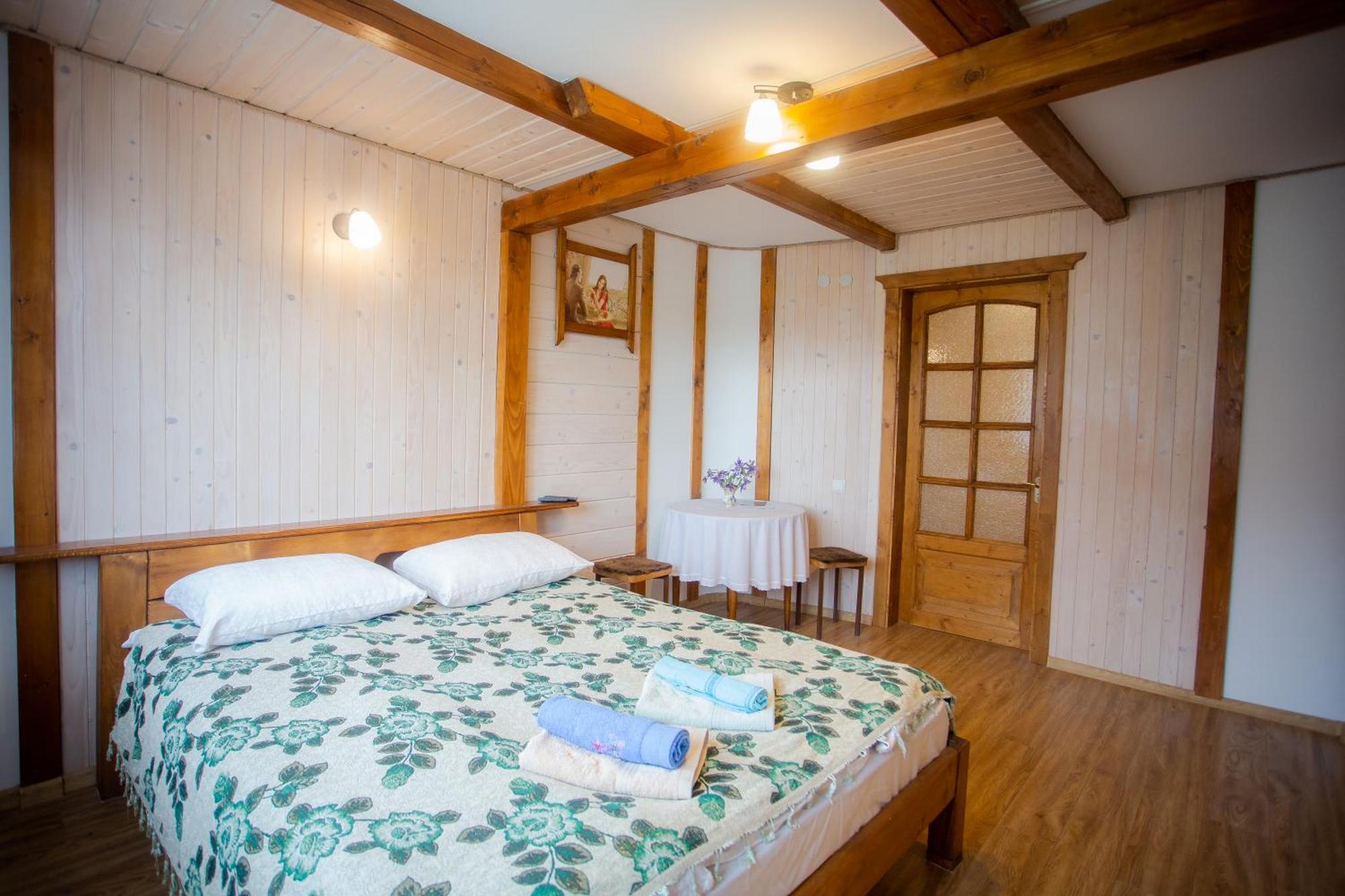 Сервус Guest Hotell Jaremtsje Eksteriør bilde